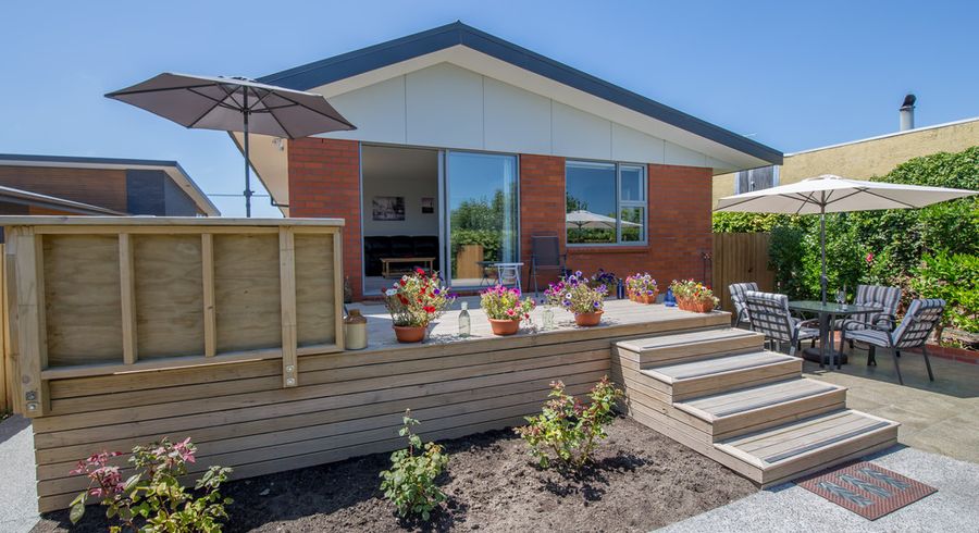  at 2/518 Marine Parade, South New Brighton, Christchurch