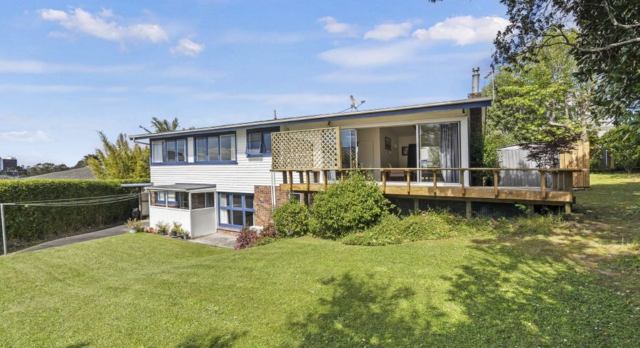  at 9 Forrest Hill Road, Milford, Auckland