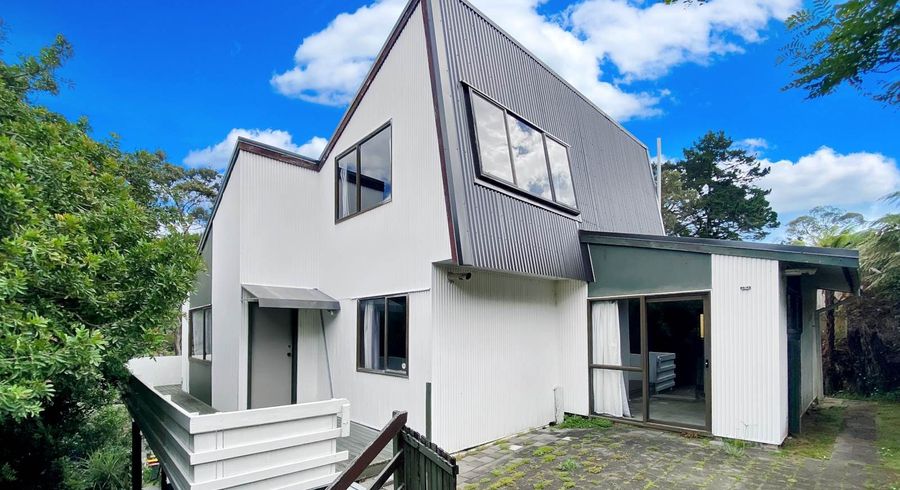 at 5 Trelawny Place, Hillcrest, North Shore City, Auckland