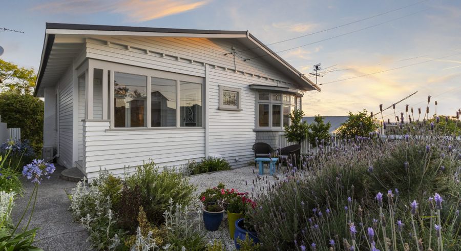  at 8 Westmere Crescent, Westmere, Auckland