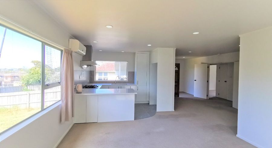  at 83 Greenslade cresent, Northcote, North Shore City, Auckland