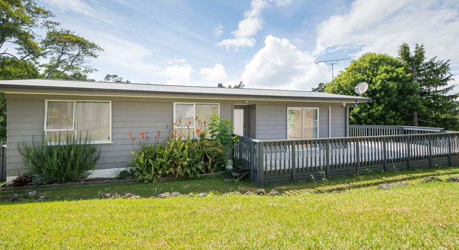  at 21 Erica Road, Sunnynook, Auckland