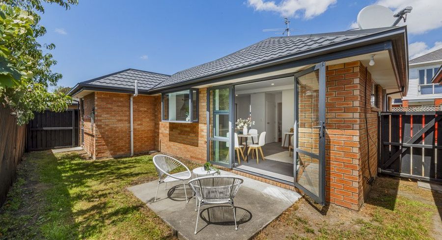  at 2/23 Cutts Road, Russley, Christchurch City, Canterbury