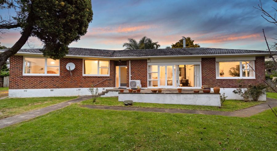  at 10 Scanlen Terrace, Kelston, Waitakere City, Auckland