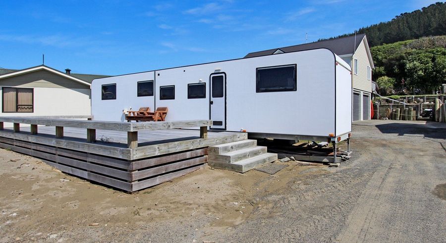  at 52 Akitio Esplanade, Ākitio, Pongaroa