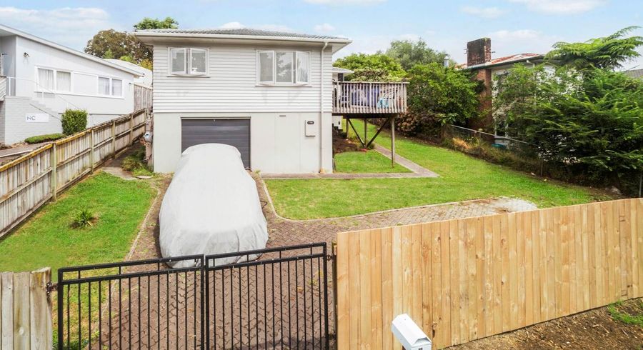  at 13 Vandeleur Avenue, Birkdale, North Shore City, Auckland