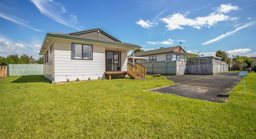  at 2/217 Waitemata Drive, Ranui, Auckland