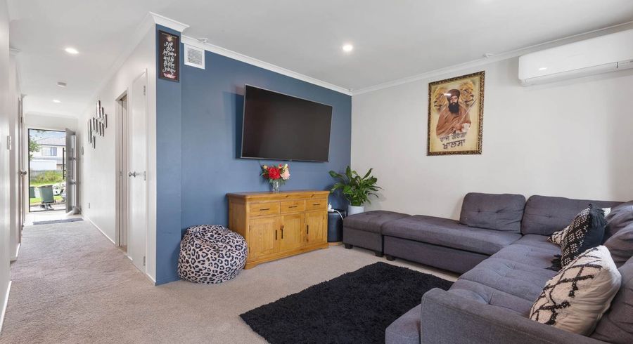  at 20 Chapel Road, Flat Bush, Manukau City, Auckland