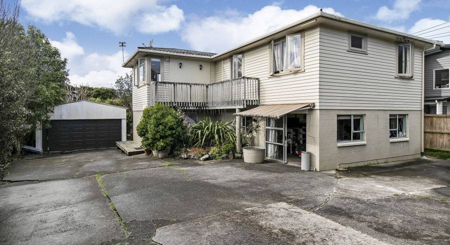  at 10 Woodglen Road, Glen Eden, Auckland
