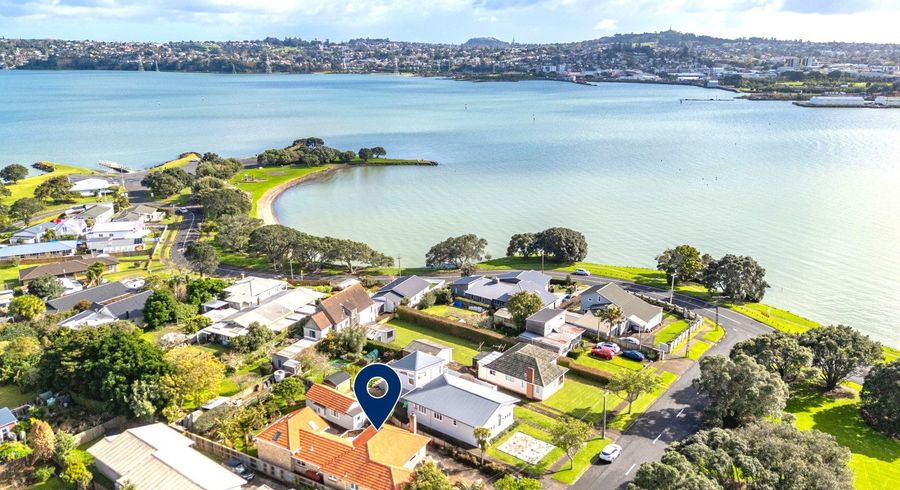  at 9 Shortt Avenue, Mangere Bridge, Manukau City, Auckland