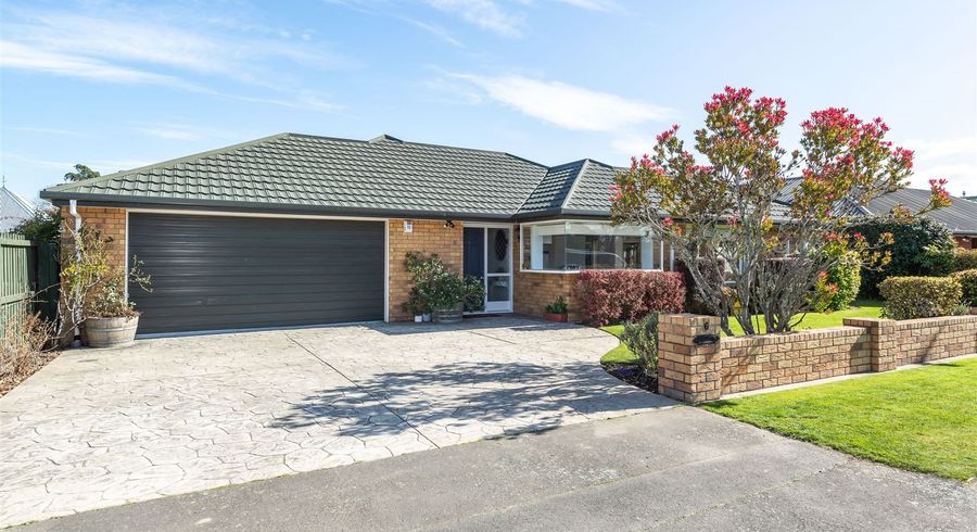  at 6 Penruddock Rise, Westmorland, Christchurch