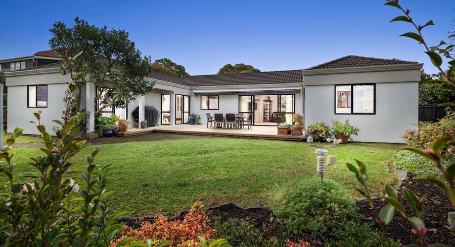  at 15 Isherwood Place, Saint Johns, Auckland