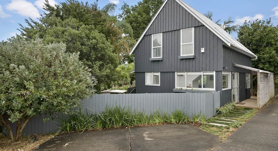  at 1/37 Cassino Street, Bayswater, Auckland