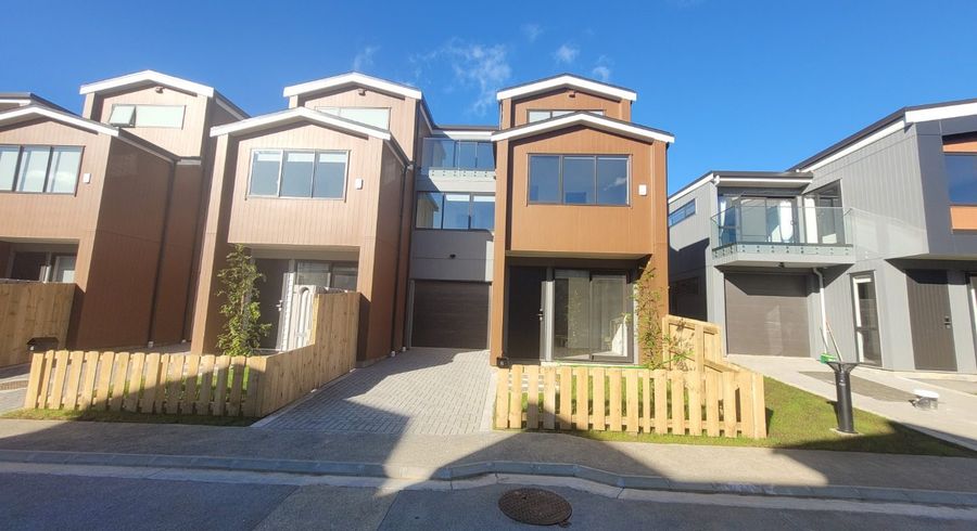  at 8 Harakoa Lane, Mount Roskill, Auckland City, Auckland