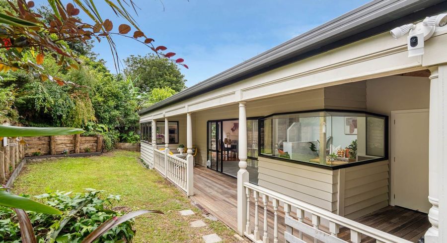  at 21 Homewood Place, Chatswood, North Shore City, Auckland