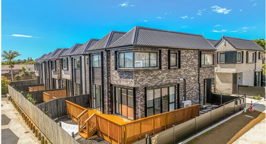 at 1A Galloway Crescent, Farm Cove, Manukau City, Auckland