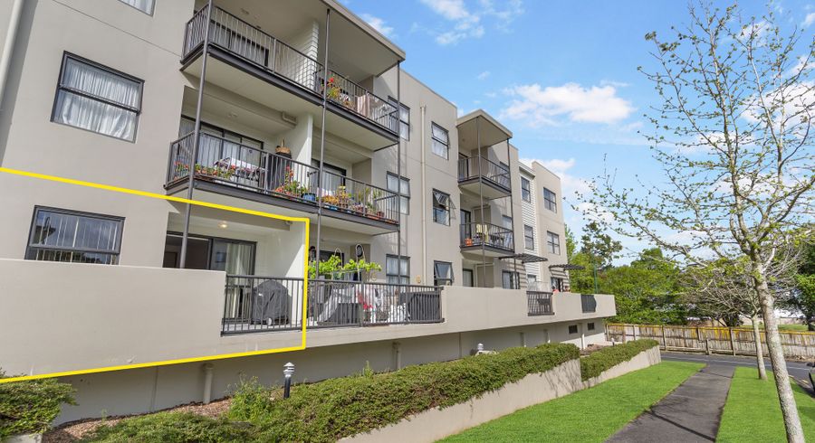  at 3/124 Stancombe Road, Flat Bush, Auckland