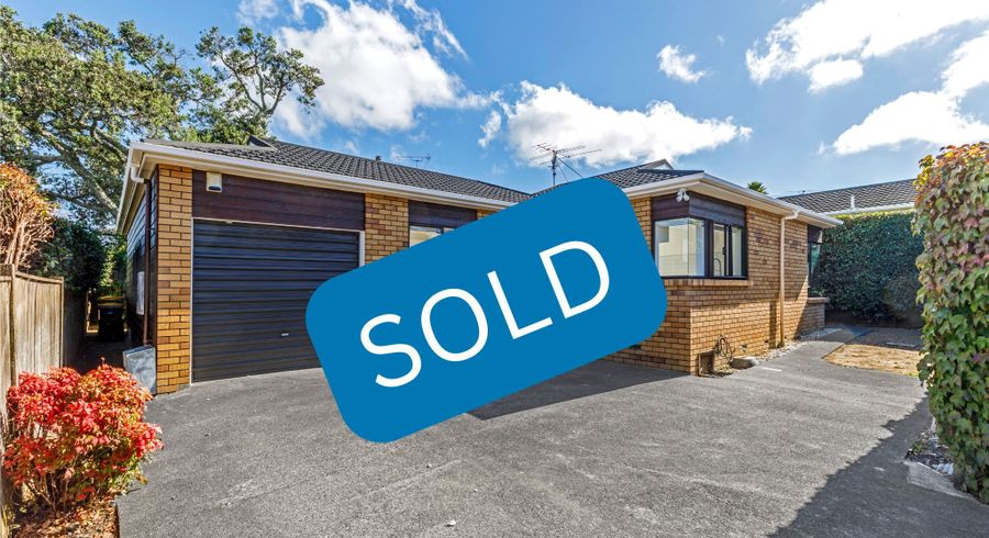  at 2/11 Gordon Avenue, Forrest Hill, Auckland