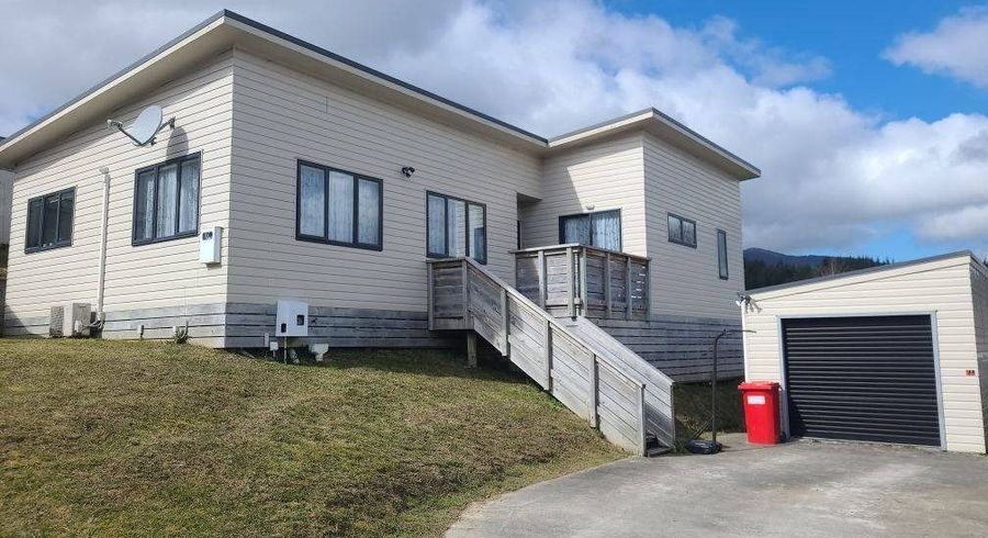  at 2/34a Speargrass Grove, Timberlea, Upper Hutt, Wellington