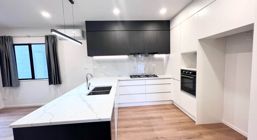  at 2/22 Felton Mathew Avenue, Saint Johns, Auckland City, Auckland