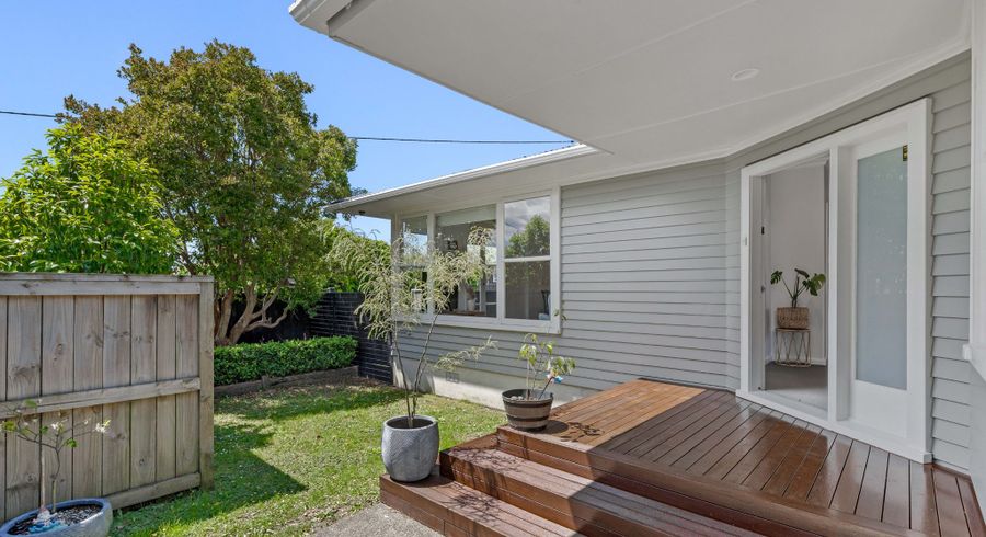  at 27 Norcross Avenue, Henderson, Waitakere City, Auckland