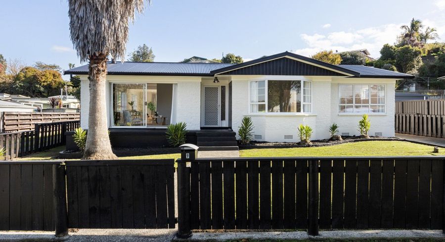  at 9 Caernarvon Street, Dinsdale, Hamilton, Waikato