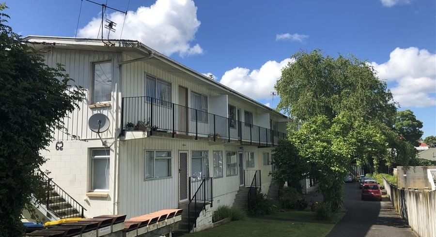  at 2/62 Grange Road, Mount Eden, Auckland