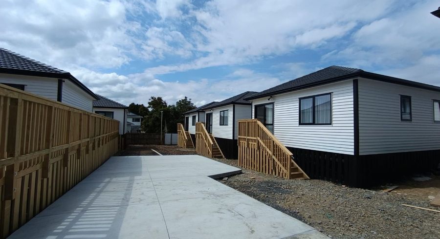  at 2/15 Lane Road, Weymouth, Manukau City, Auckland