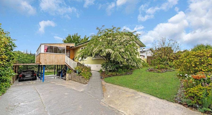  at 22  Lawrence Crescent, Hill Park, Manukau City, Auckland