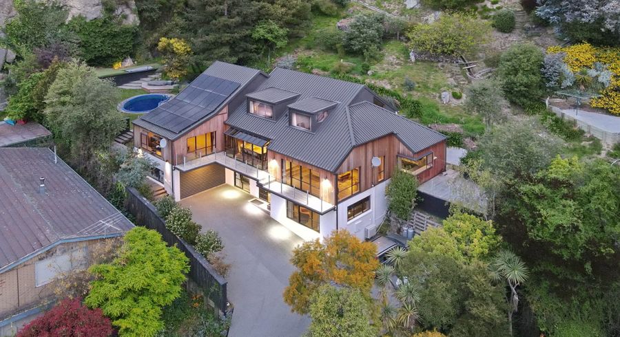  at 2 Cannon Hill Crescent, Mount Pleasant, Christchurch