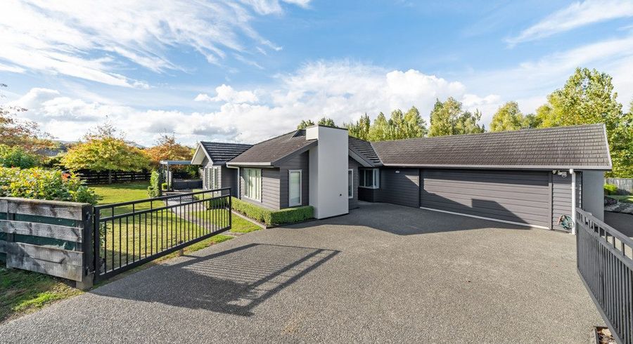  at 140 Norana Road, Timberlea, Upper Hutt