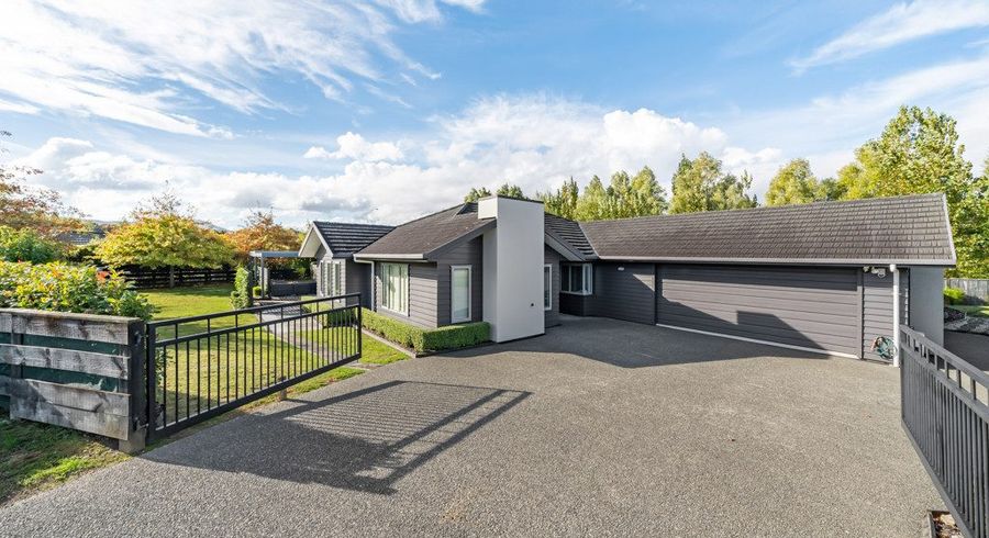  at 140 Norana Road, Timberlea, Upper Hutt, Wellington