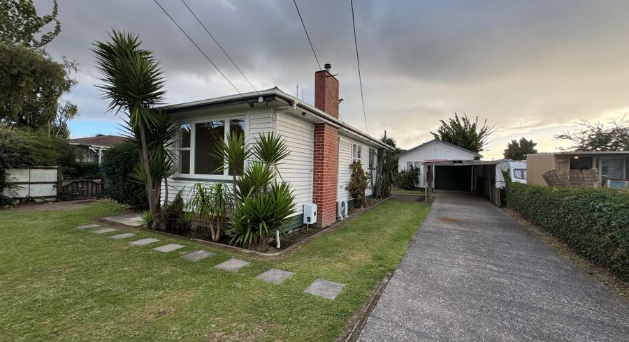  at 15 Dalesford Street, Silverdale, Hamilton, Waikato