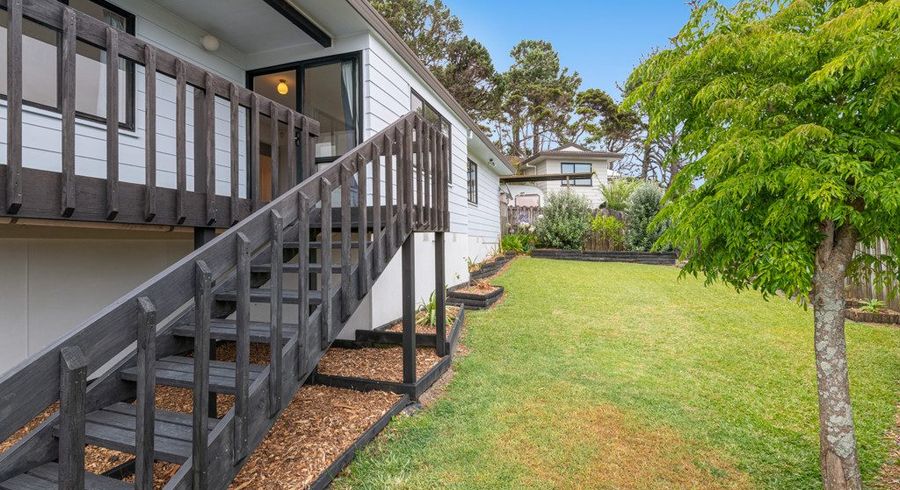  at 1/25 Jumento Place, Unsworth Heights, Auckland
