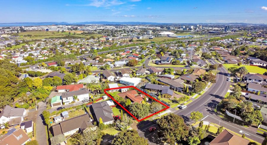  at 141 Everglade Drive, Totara Heights, Auckland