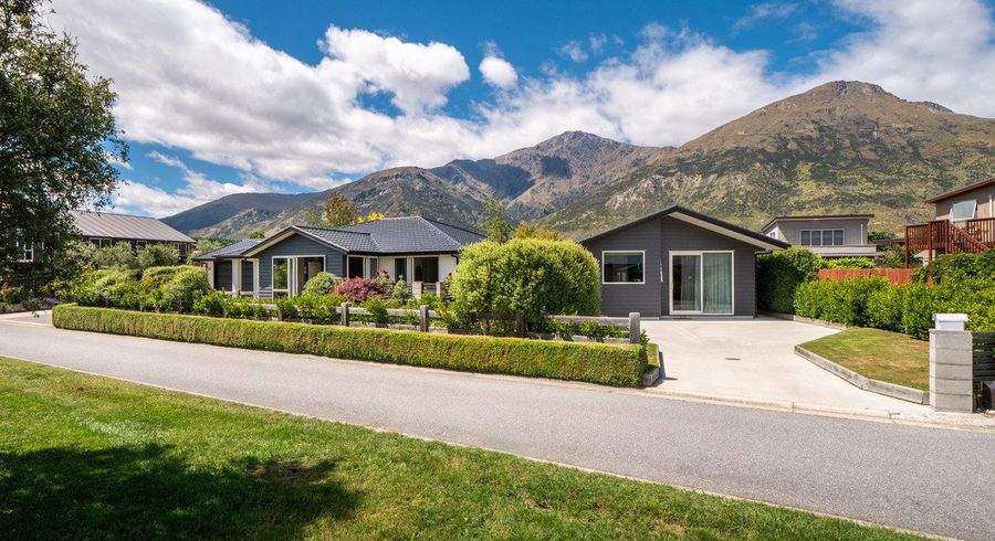  at 10 Coburn Place, Lake Hayes Estate, Queenstown-Lakes, Otago