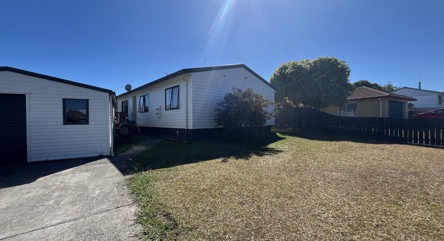  at 17 Bernina Place, Weymouth, Auckland