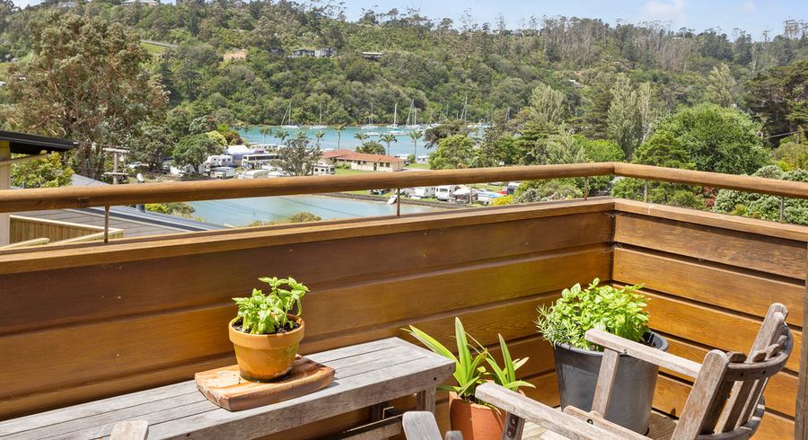  at 10 Flounder Point Road, Stillwater, Silverdale