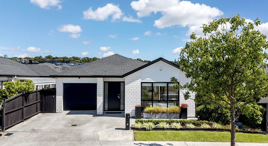  at 8 Lavey Road, Flat Bush, Manukau City, Auckland