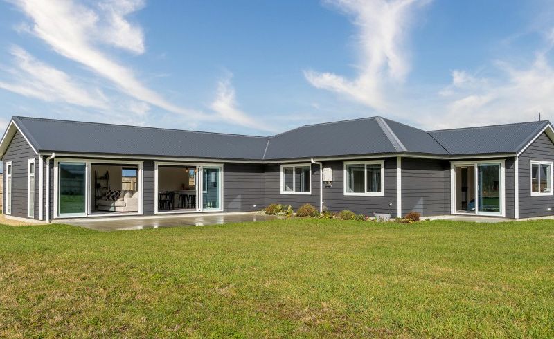  at 17 Mill Grove, Clareville, Carterton