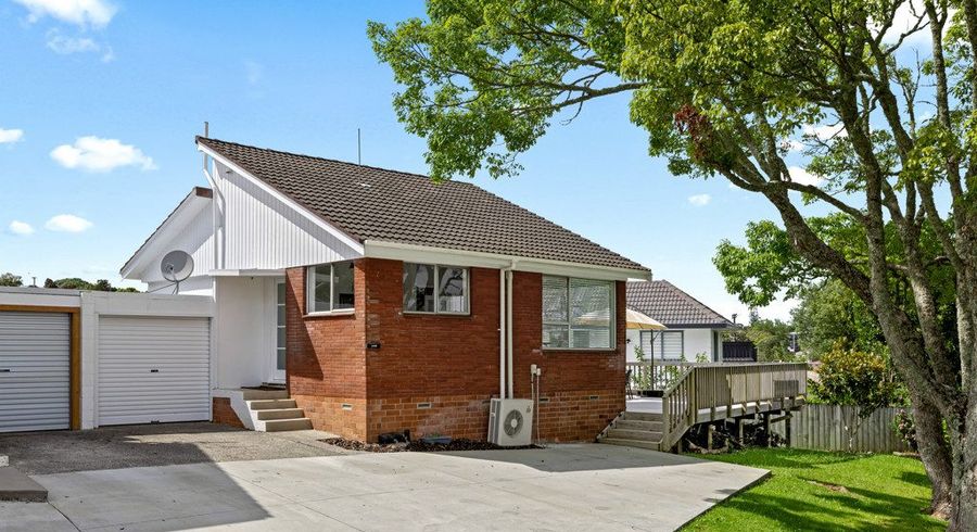  at 2/14B Camrose Place, Glenfield, Auckland