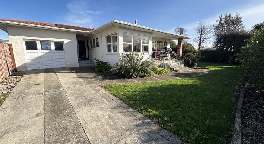  at 2 Barnicoat Place, Richmond