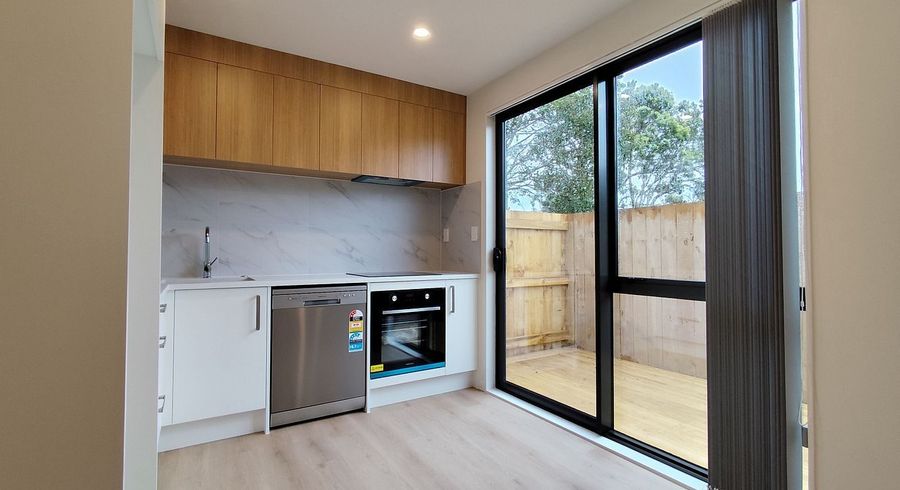  at 76 McLeod Road, Te Atatu South, Waitakere City, Auckland