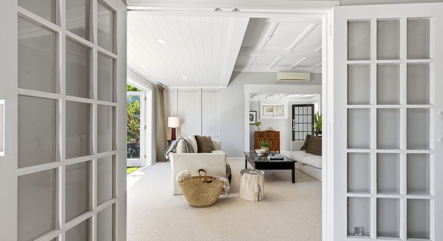  at 2/8 Tennyson Street, Northcote Point, Auckland