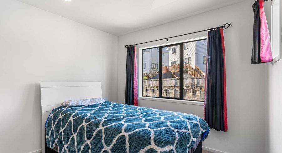  at 11/10-26 John Jennings Drive, Oteha, North Shore City, Auckland