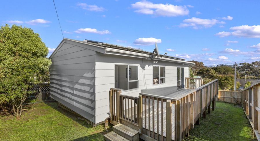  at 2/25 Tawa Road, Te Atatū Peninsula, Auckland