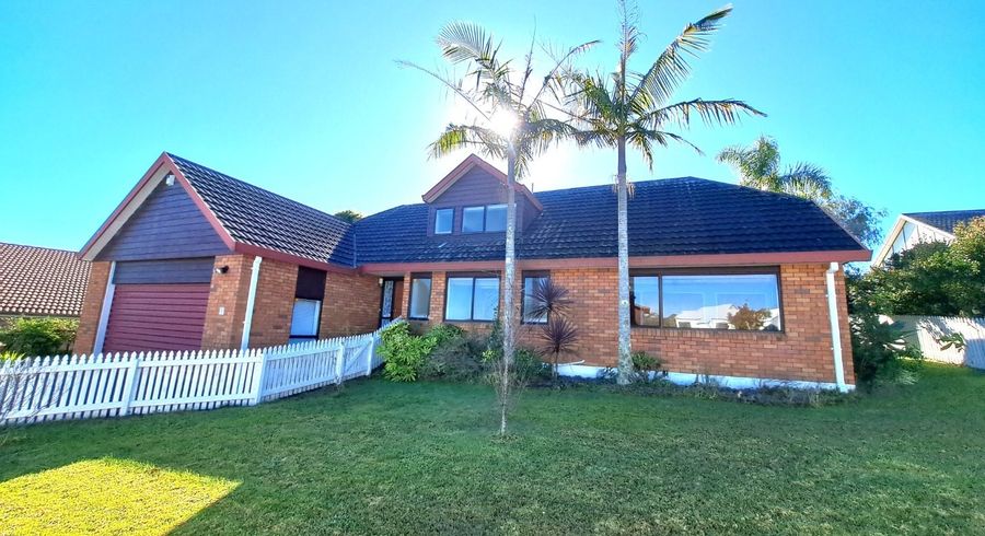  at 6 Delisle Place, Windsor Park, Auckland