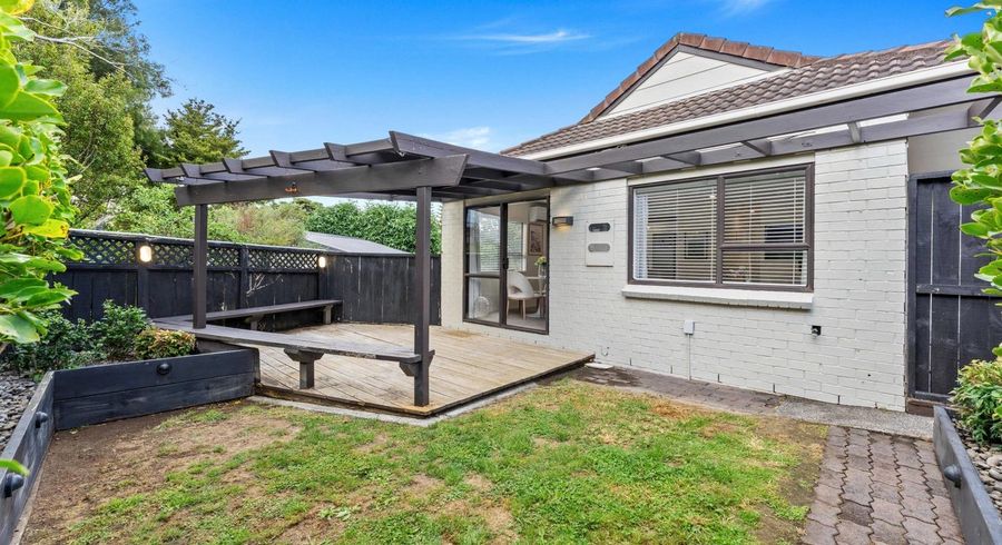  at 2/1B Eugenia Rise, Totara Heights, Manukau City, Auckland