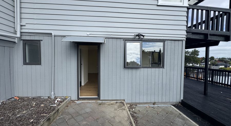  at 575A East Coast Road, Browns Bay, North Shore City, Auckland