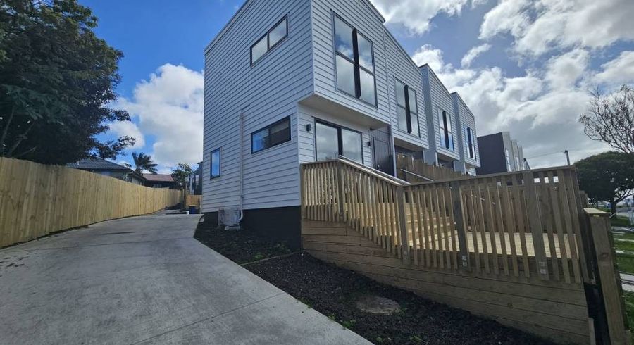  at 4A Hepburn Road, Glendene, Auckland